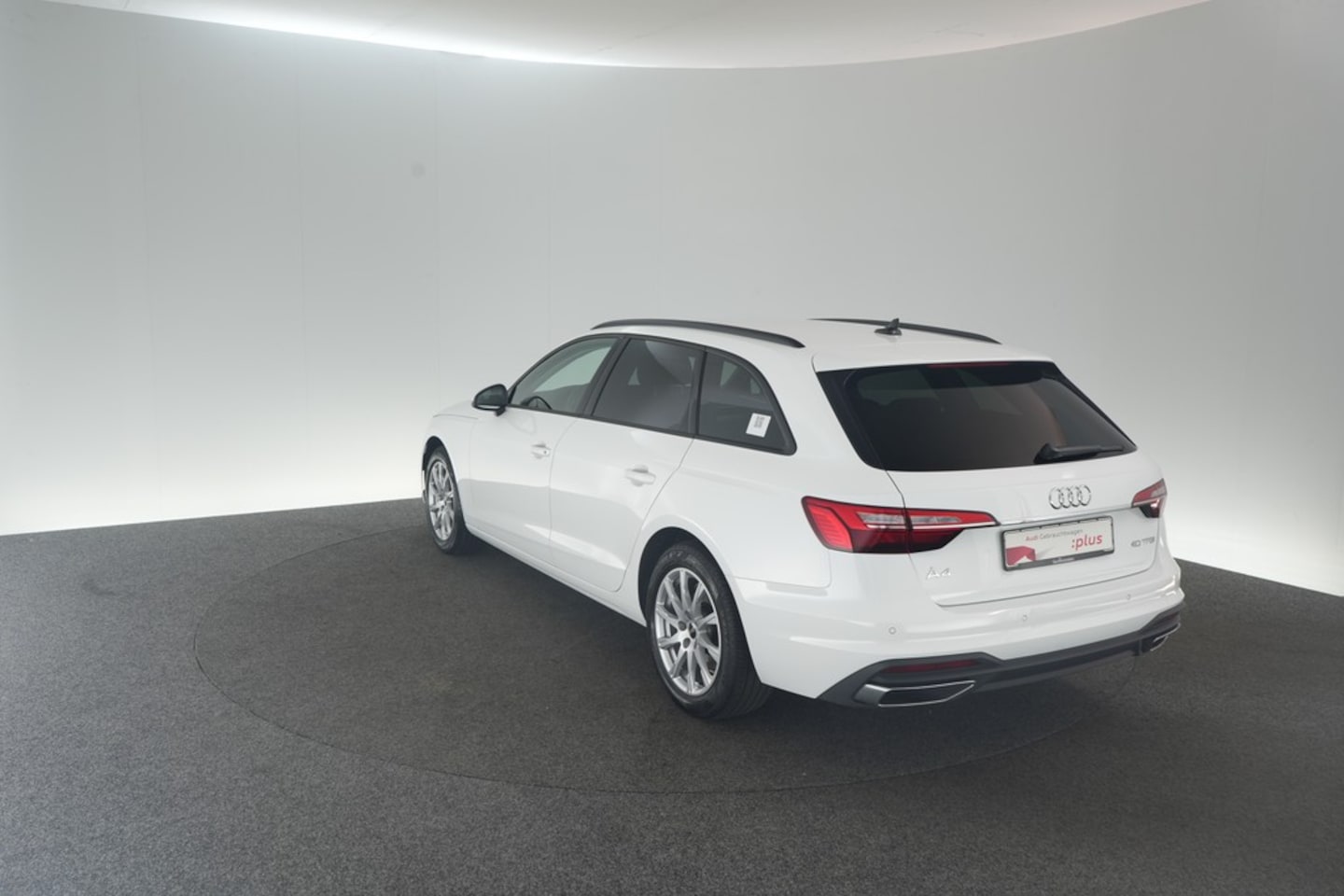 Bild über Audi A4 Avant 40 TFSI S tronic - für weitere Informationen kontaktieren Sie den Audi Partner