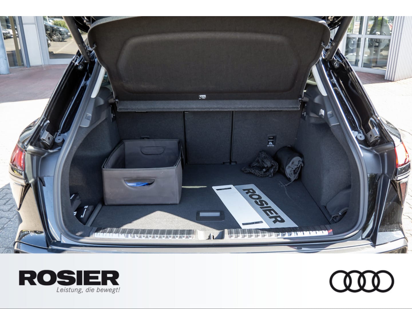 Bild über Audi Q3 SUV TFSI quattro 150 kW S tronic - für weitere Informationen kontaktieren Sie den Audi Partner