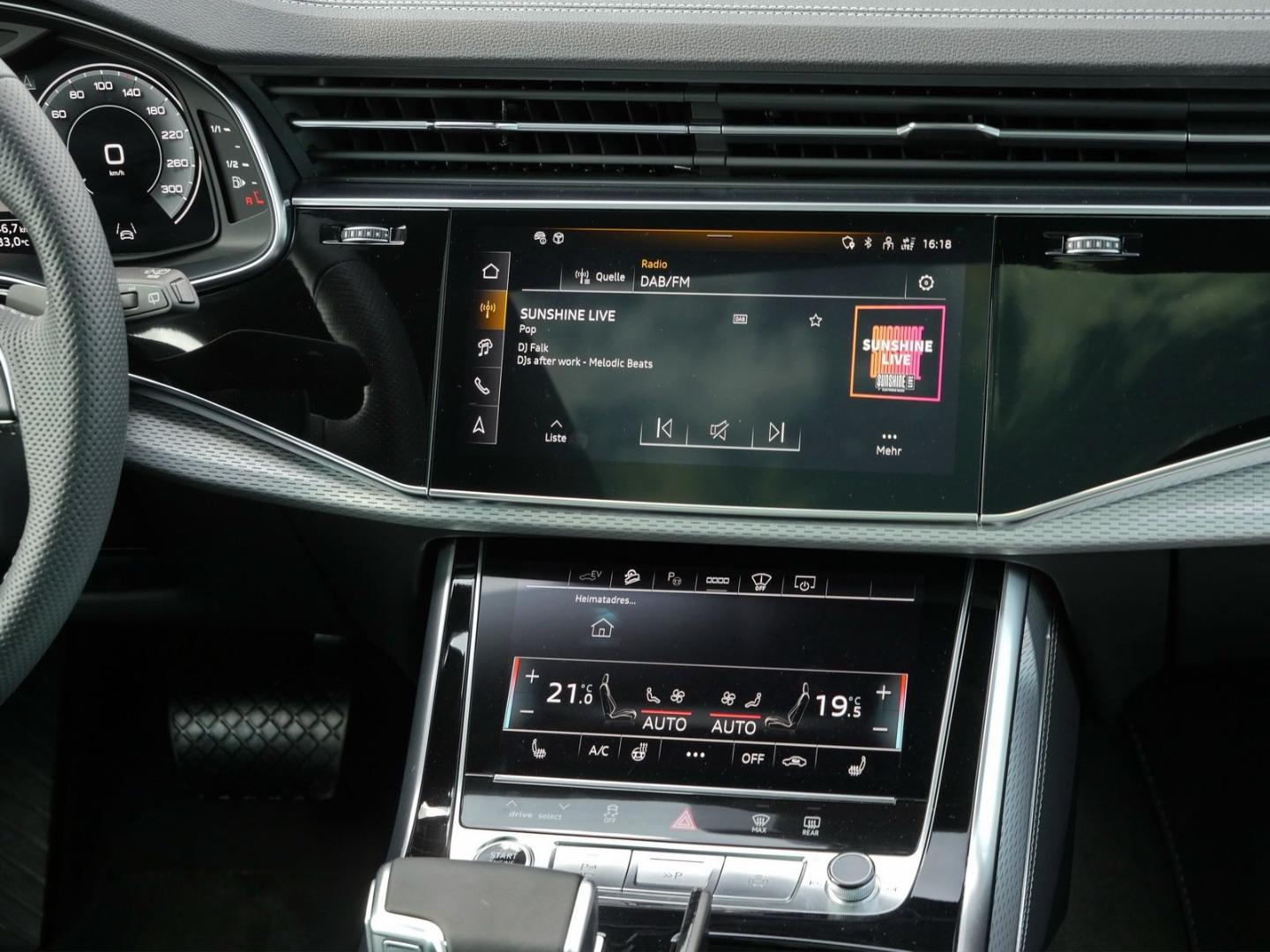 Image about Audi Q7 SUV TFSI e S line 55 TFSI e quattro tiptronic
