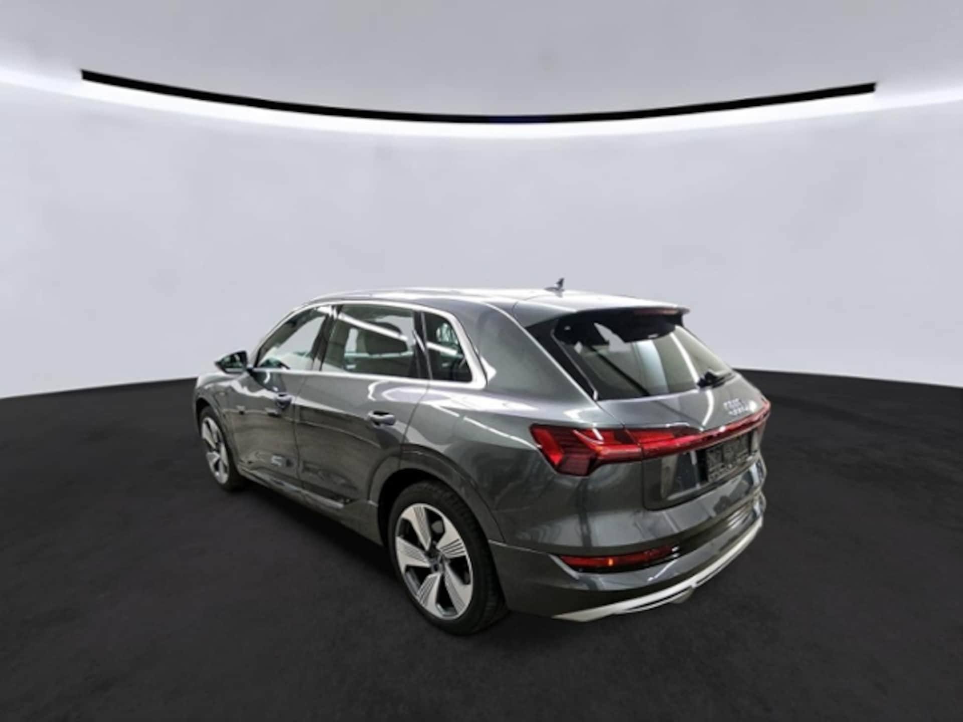 Audi e-tron S line