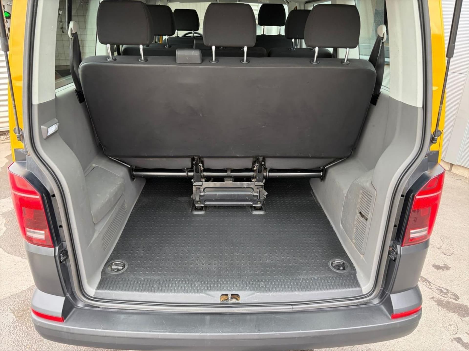 Volkswagen T6.1 Caravelle kurzer Radstand Trendline