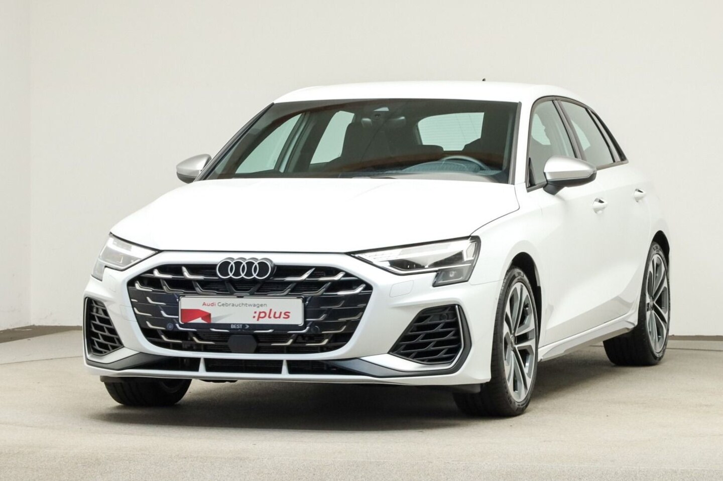 Bild über Audi S3 Sportback TFSI quattro S tronic - für weitere Informationen kontaktieren Sie den Audi Partner