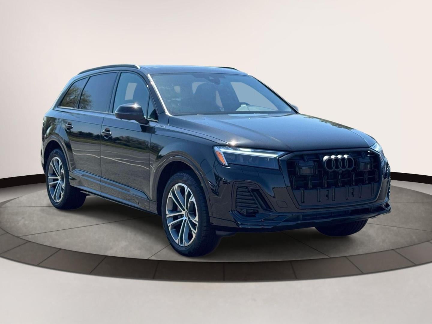 2026 Audi Q7 45 Premium Plus quattro Tiptronic's photo