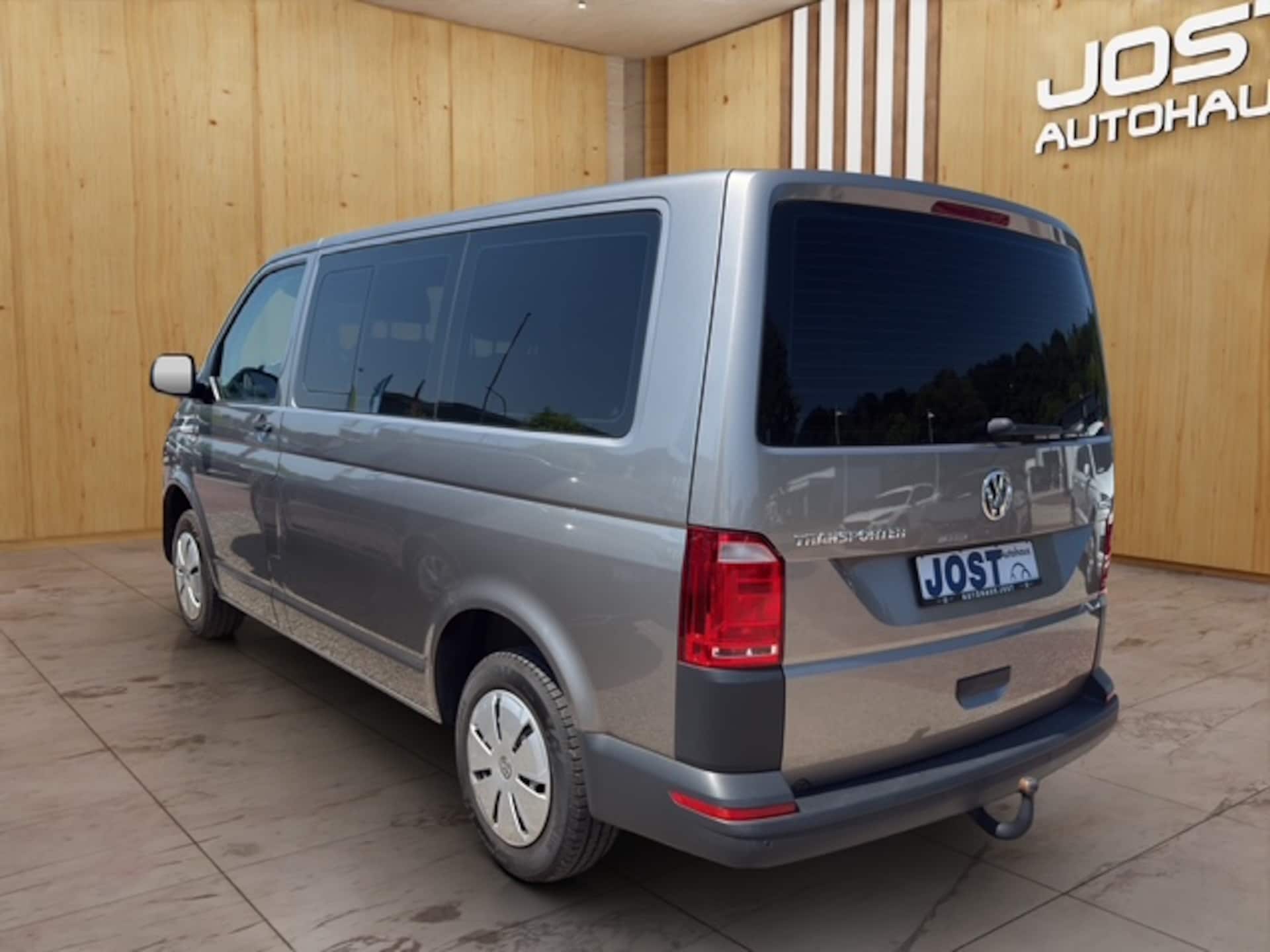 Volkswagen T6 Transporter Kombi