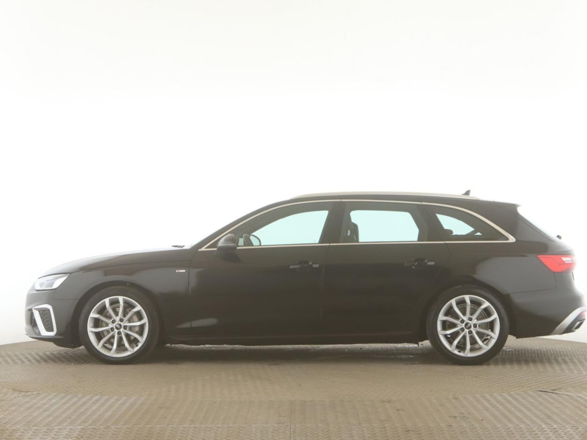 Audi A4 Avant S line