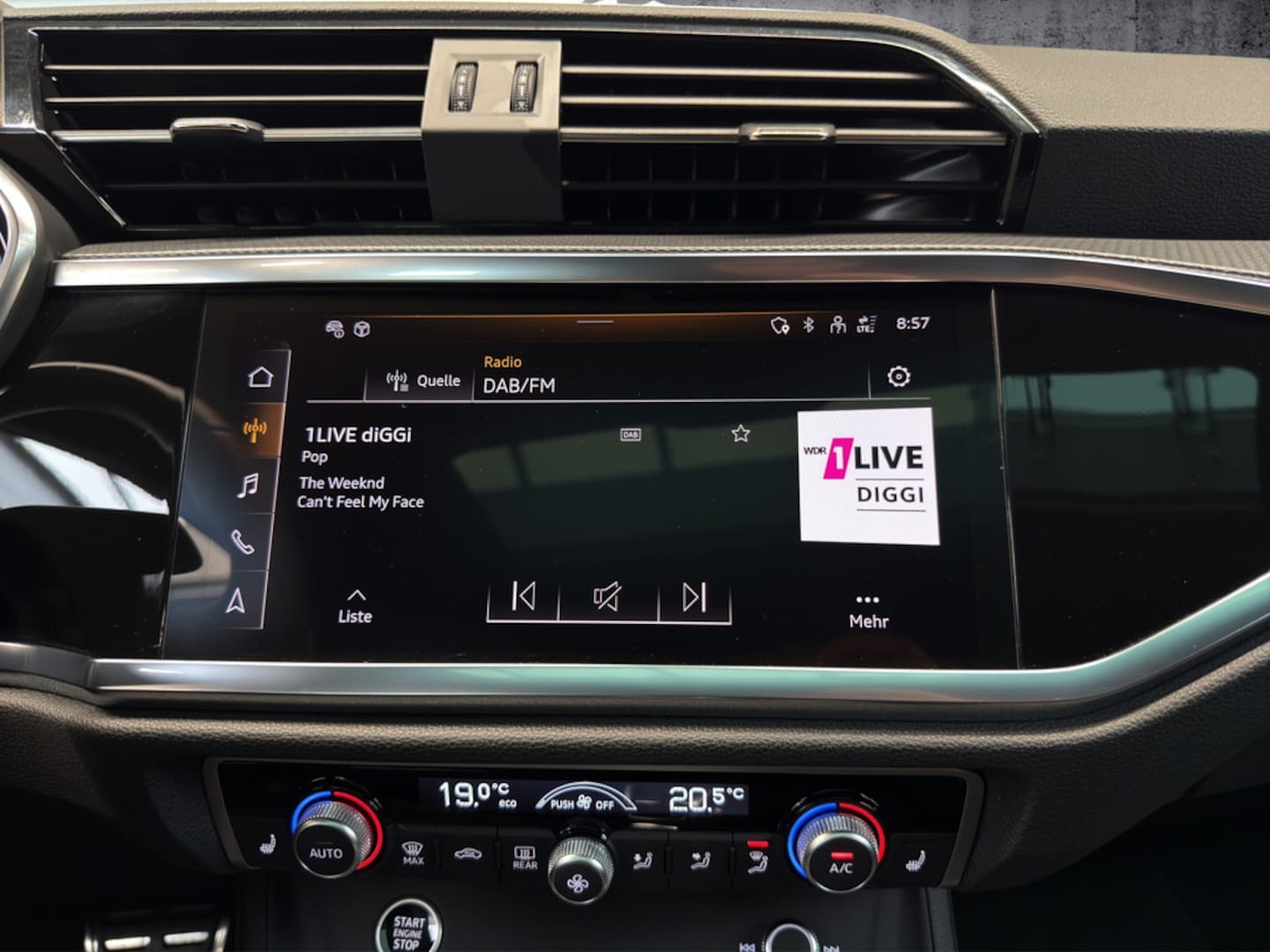 Bild über Audi Q3 S line 45 TFSI quattro S tronic - für weitere Informationen kontaktieren Sie den Audi Partner