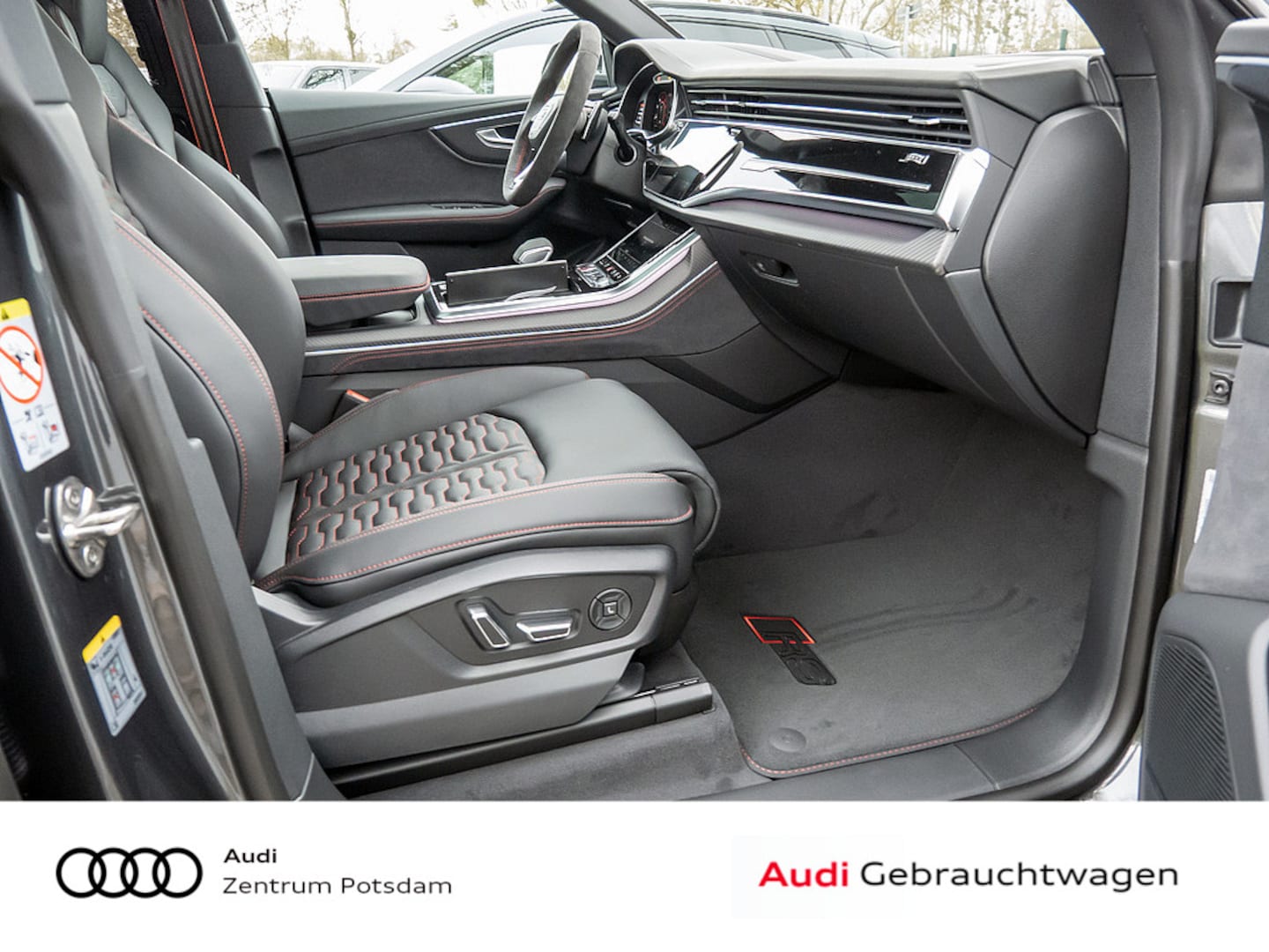 Bild über Audi RS Q8 SUV TFSI quattro 471 kW tiptronic - für weitere Informationen kontaktieren Sie den Audi Partner