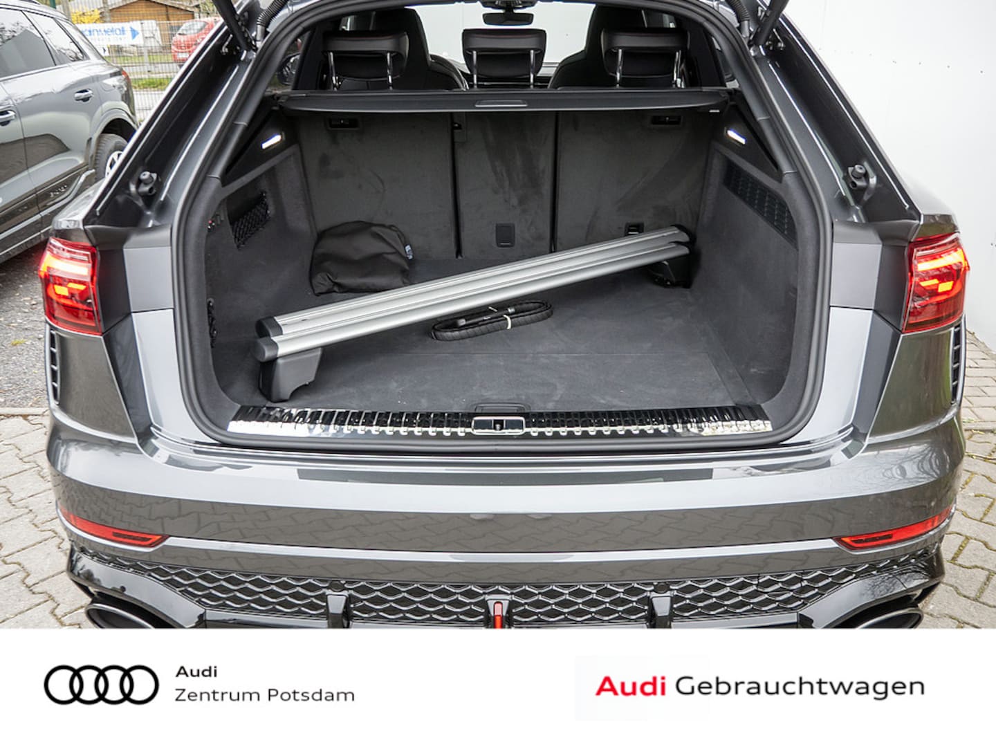 Bild über Audi RS Q8 SUV TFSI quattro 471 kW tiptronic - für weitere Informationen kontaktieren Sie den Audi Partner