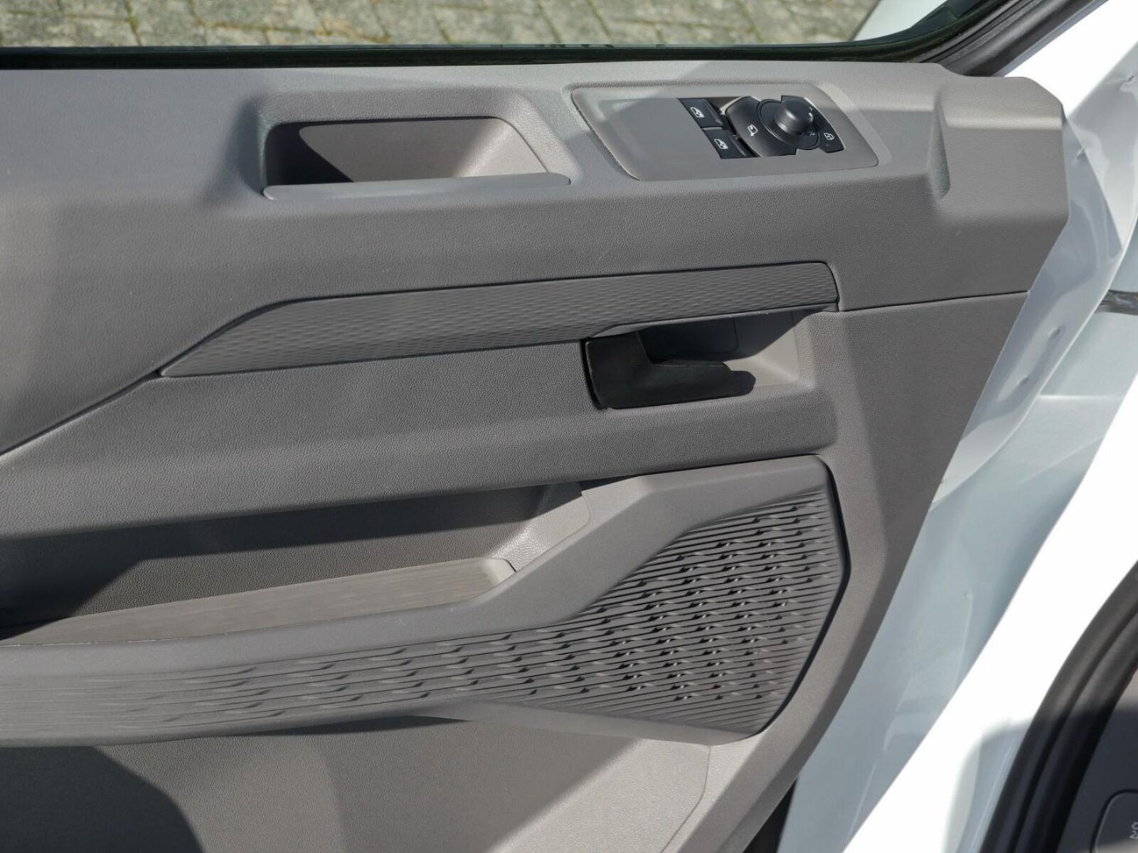 Volkswagen Transporter Kombi kurzer Radstand – Bild 20