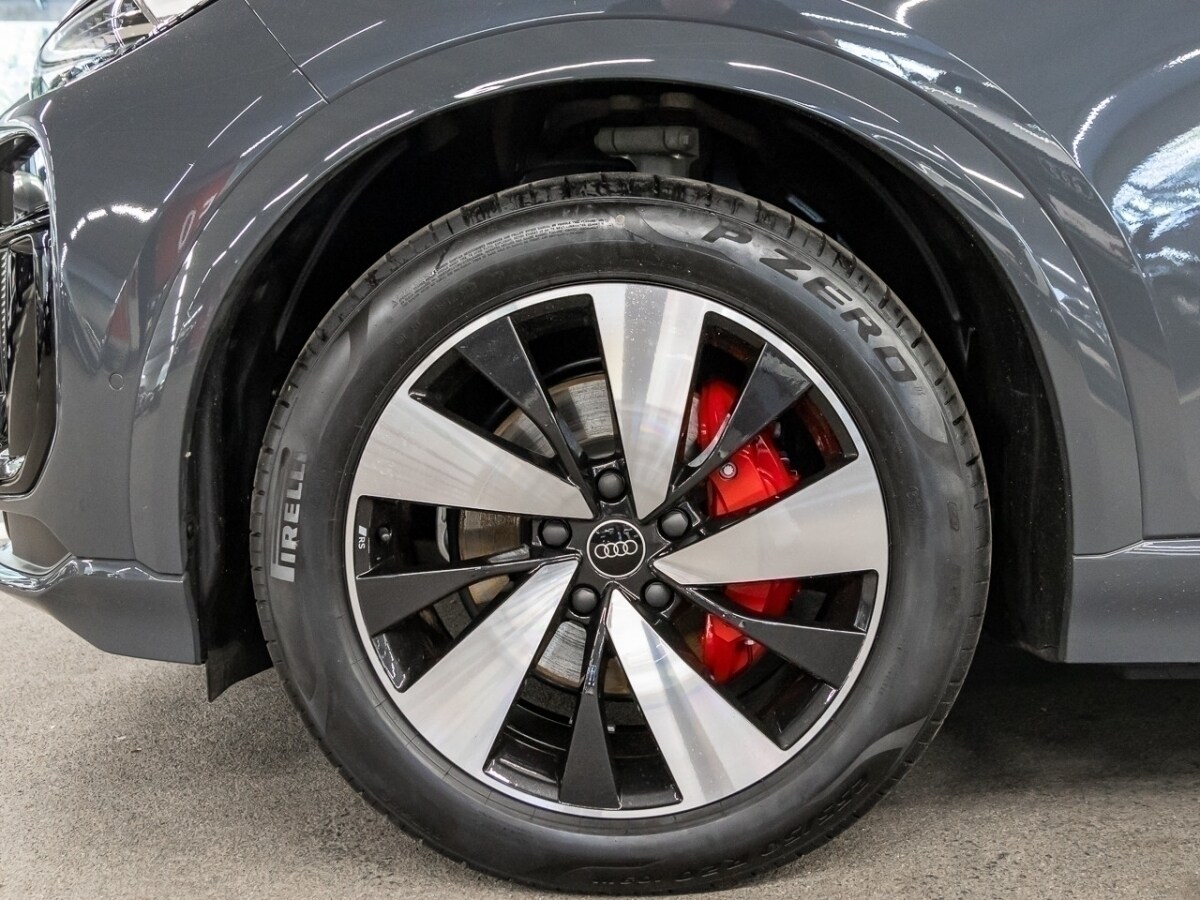 Image about Audi Q6 SUV e-tron e-tron quattro