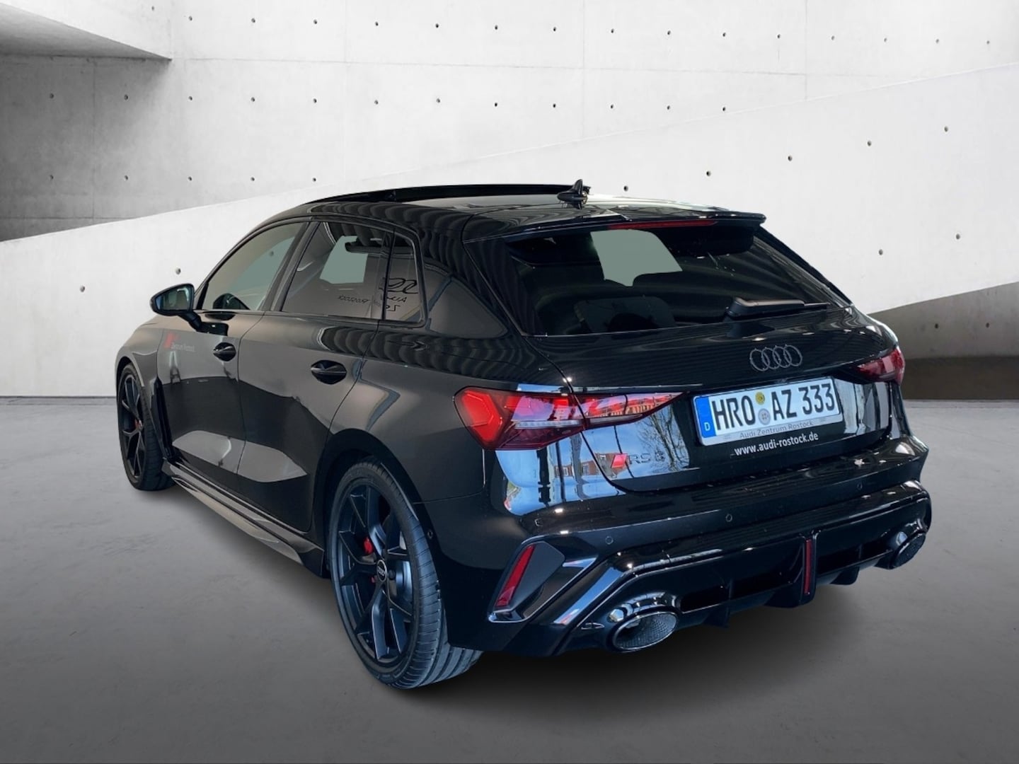 Bild über Audi RS 3 Sportback TFSI quattro 294 kW S tronic - für weitere Informationen kontaktieren Sie den Audi Partner