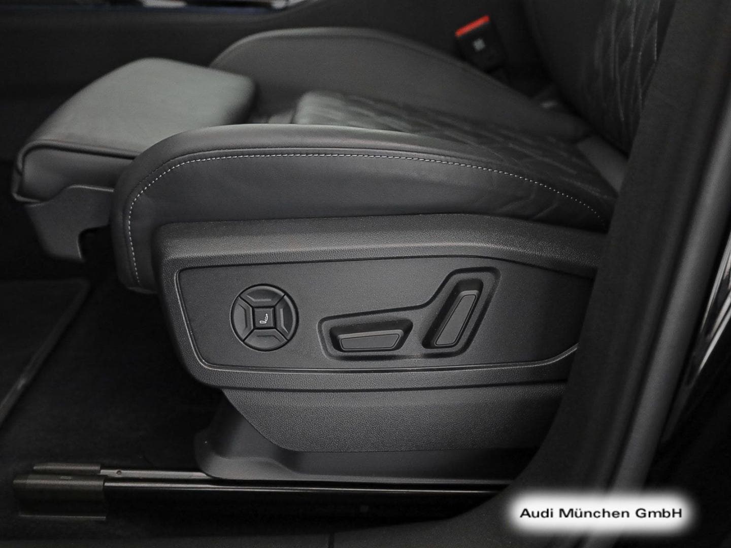 Bild über Audi SQ5 SUV TFSI 270 kW S tronic - für weitere Informationen kontaktieren Sie den Audi Partner