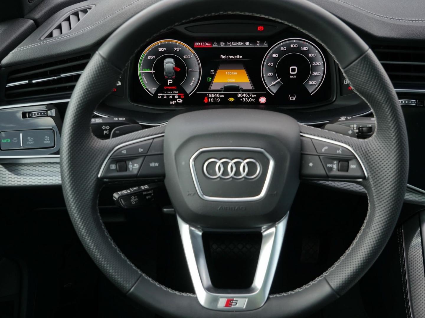 Image about Audi Q7 SUV TFSI e S line 55 TFSI e quattro tiptronic