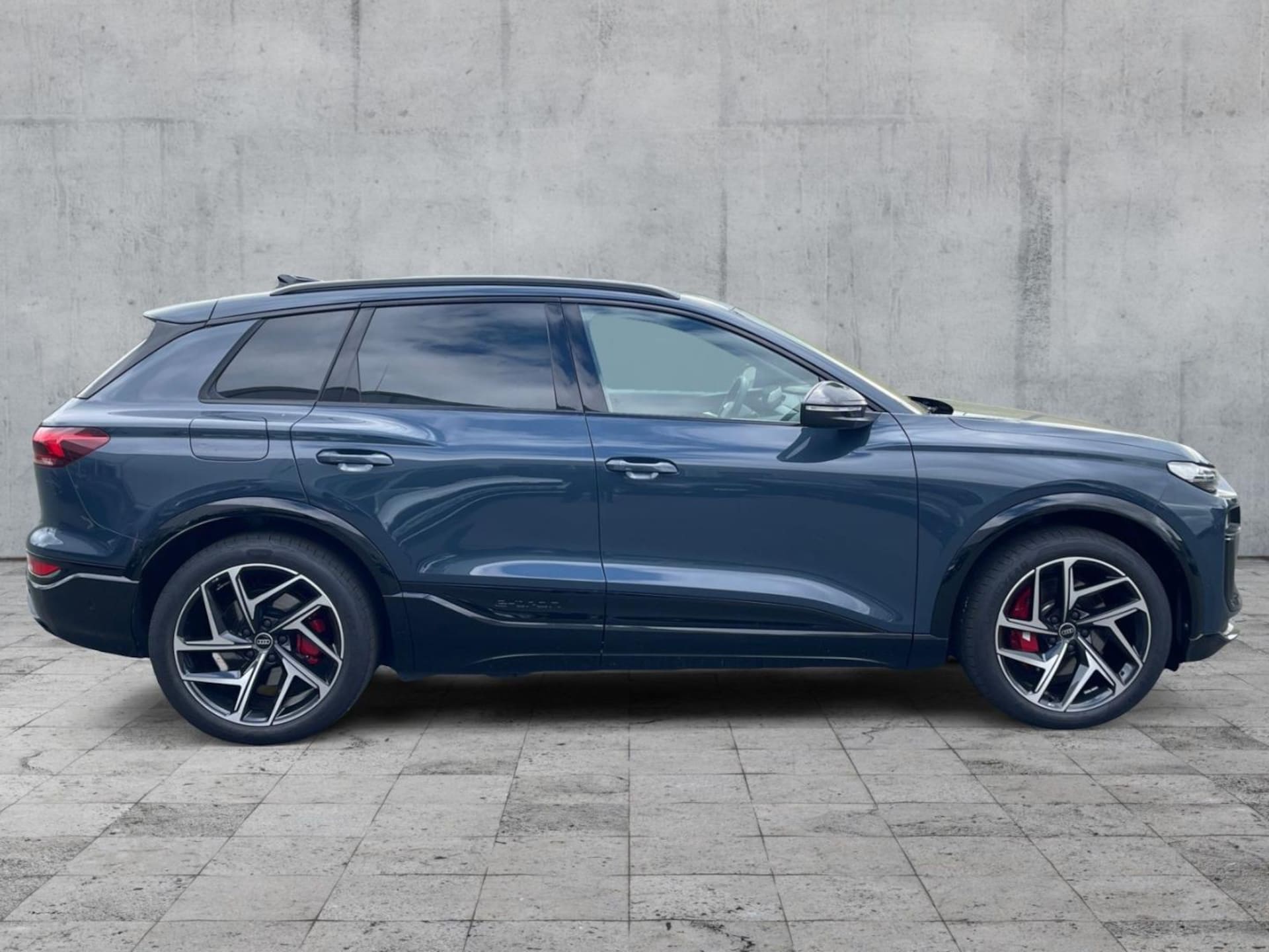 Audi SQ6 SUV e-tron