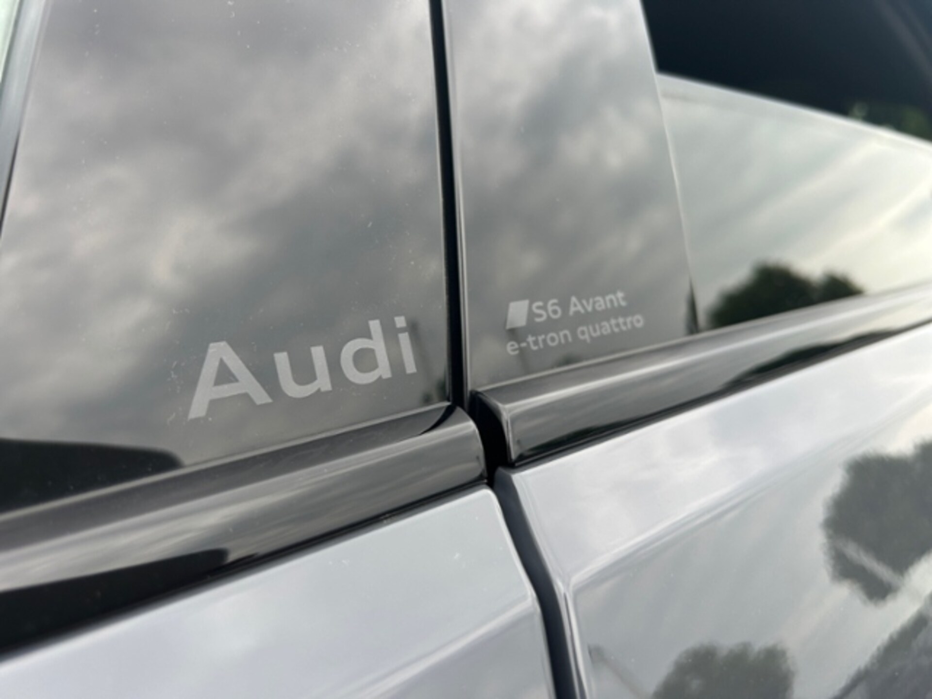 Audi S6 Avant e-tron