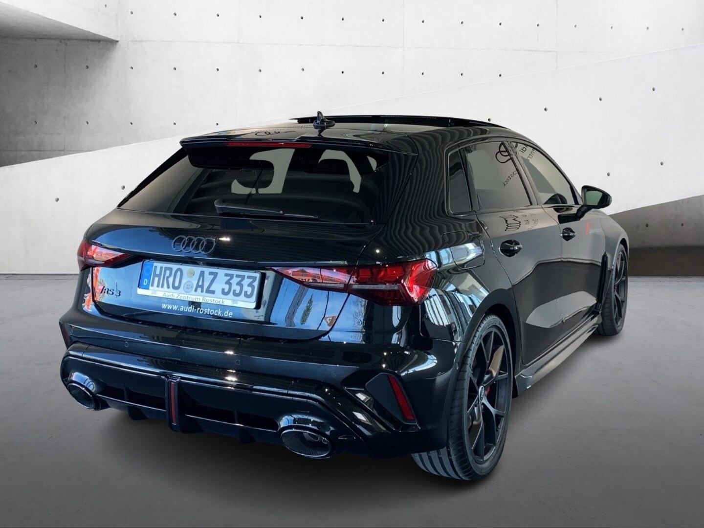 Bild über Audi RS 3 Sportback TFSI quattro 294 kW S tronic - für weitere Informationen kontaktieren Sie den Audi Partner