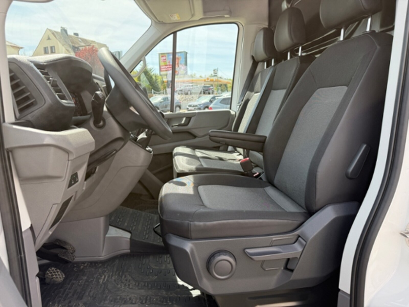 Volkswagen Crafter Kasten mittlerer Radstand – Bild 10