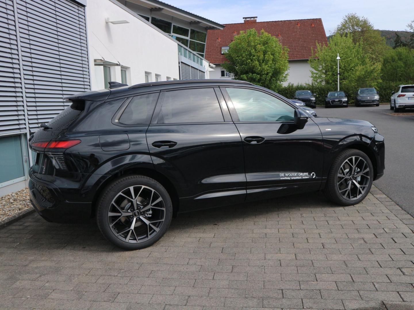 Bild über Audi Q3 SUV TFSI quattro 150 kW S tronic - für weitere Informationen kontaktieren Sie den Audi Partner