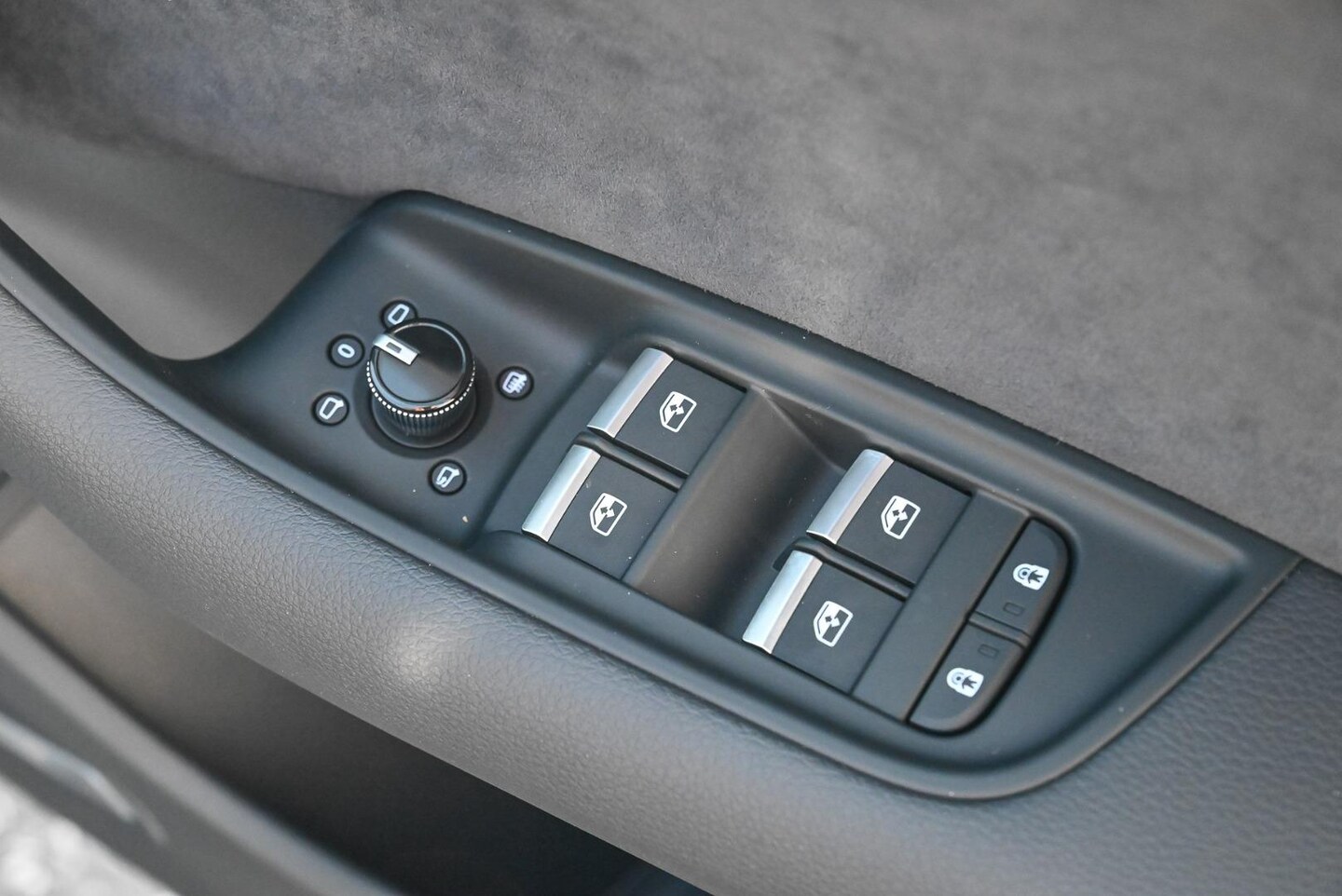 Image about Audi Q7 SUV Q7 S line TDI quattro tiptronic