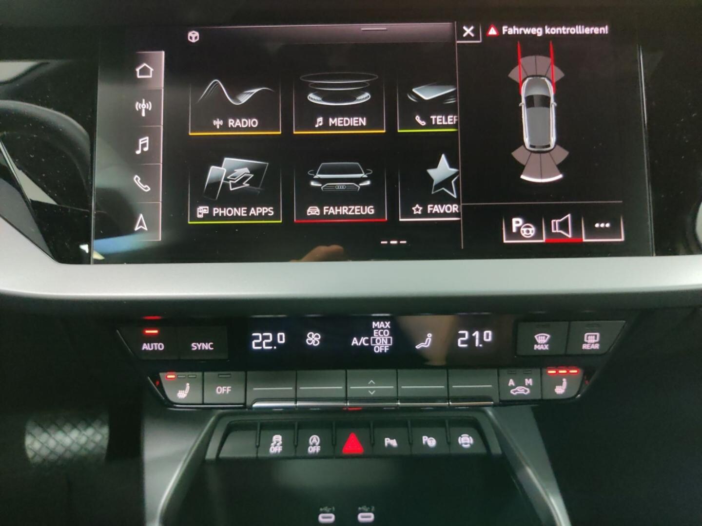Bild über Audi A3 Sportback S line 35 TFSI S tronic - für weitere Informationen kontaktieren Sie den Audi Partner