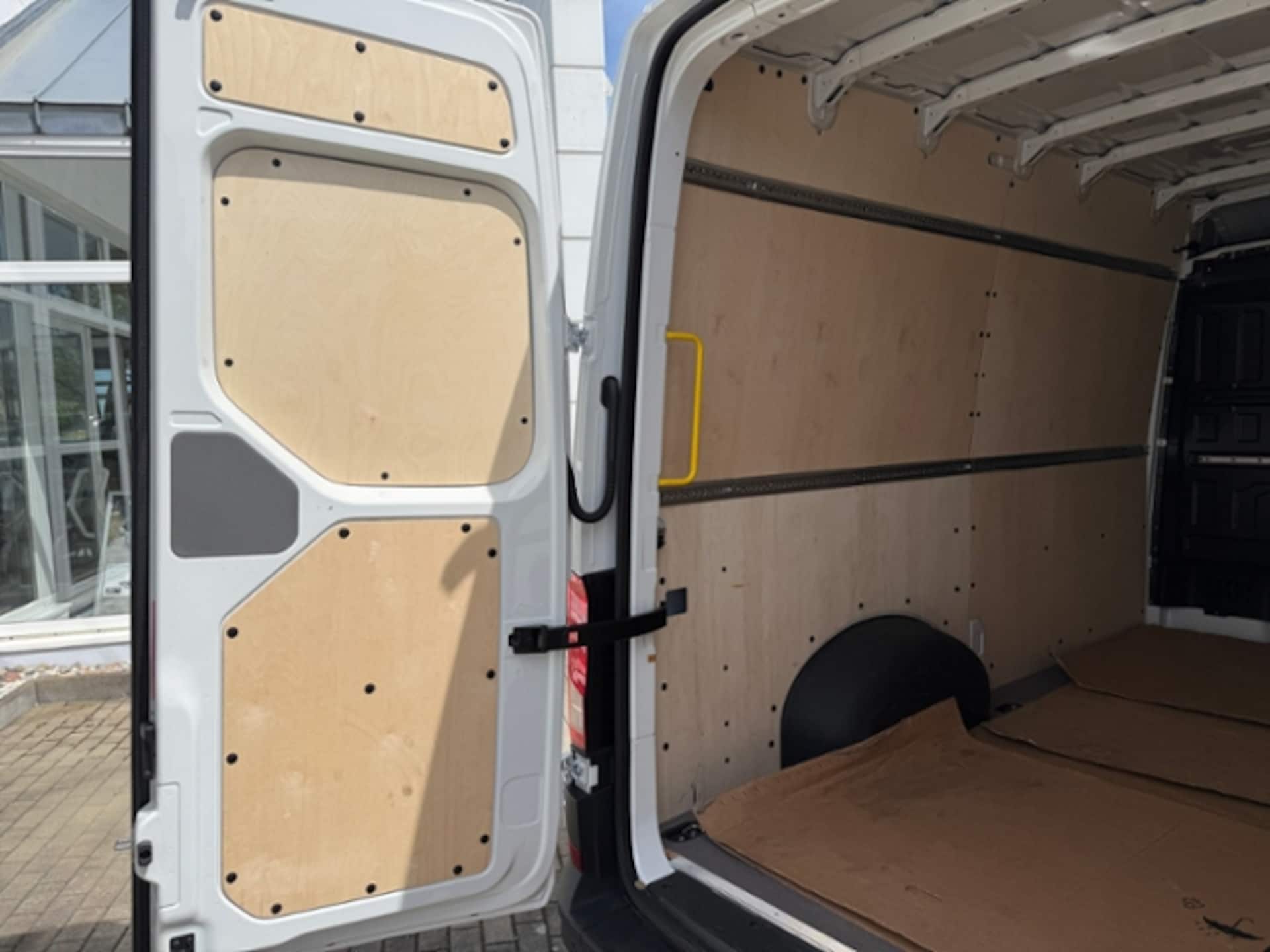 Volkswagen Crafter Kasten mittlerer Radstand