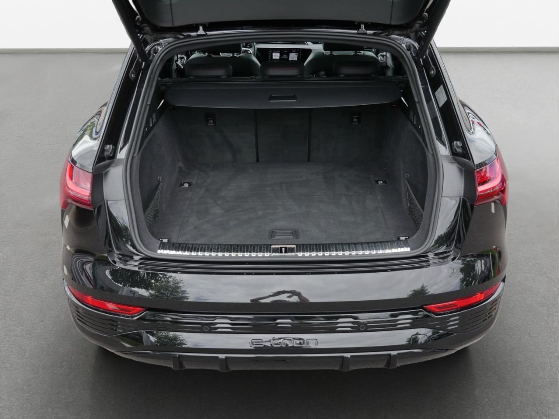 Audi Q8 e-tron S line