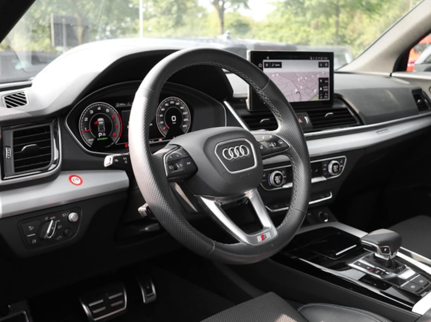 Bild über Audi Q5 Sportback 40 TFSI quattro S tronic - für weitere Informationen kontaktieren Sie den Audi Partner