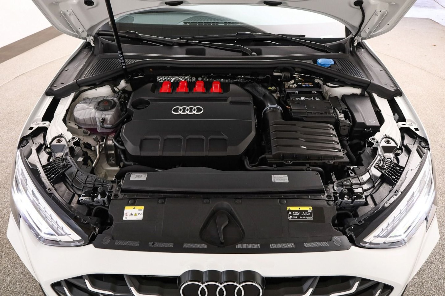 Bild über Audi S3 Sportback TFSI quattro S tronic - für weitere Informationen kontaktieren Sie den Audi Partner