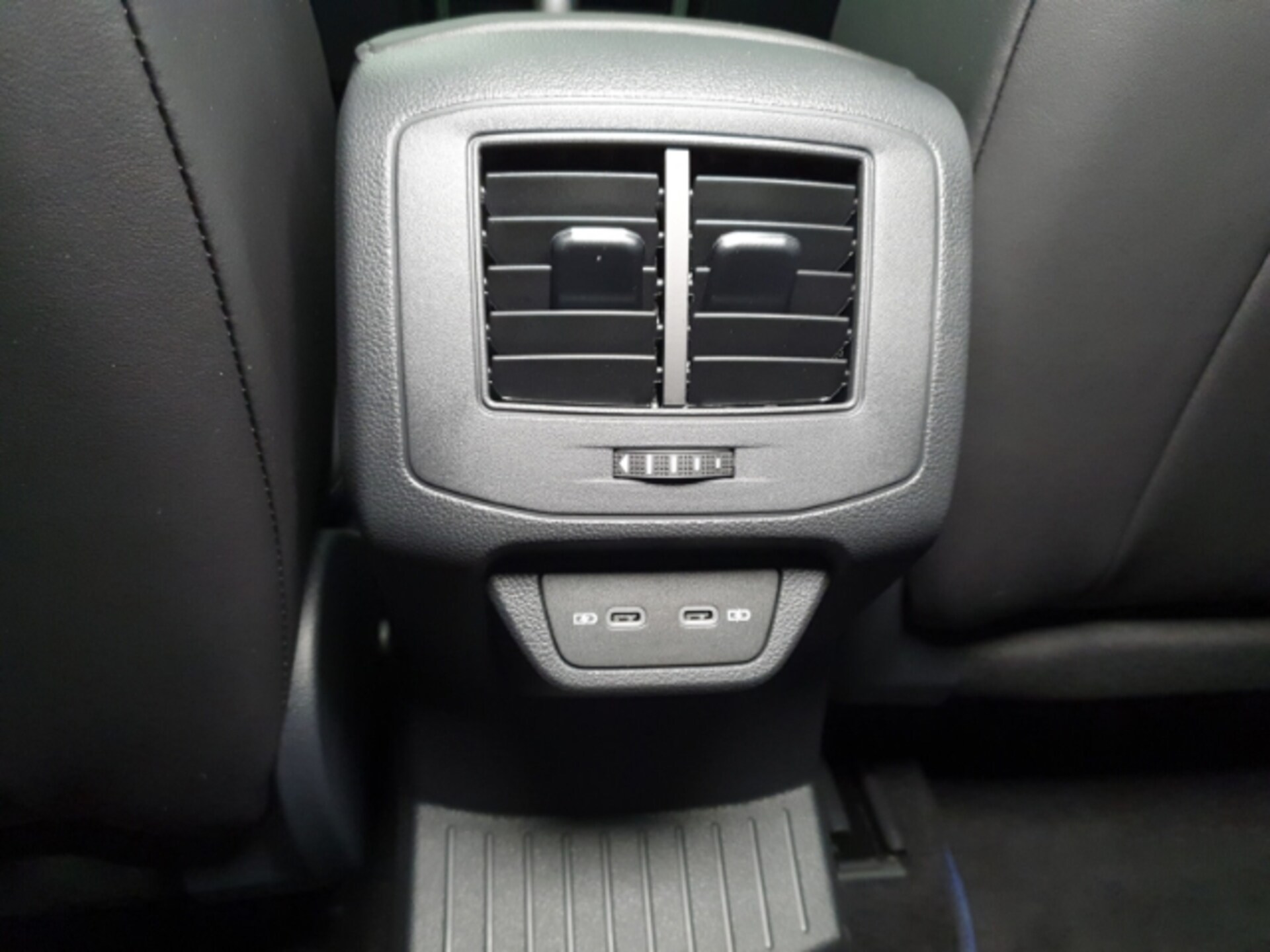 Volkswagen T-Roc R