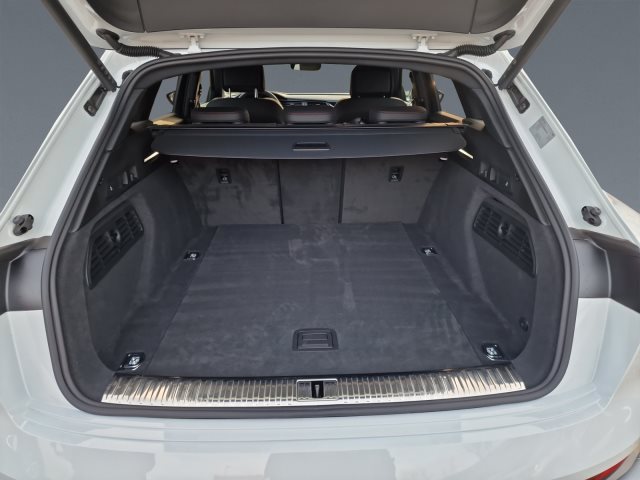 Image about Audi Q8 e-tron S line 55 e-tron quattro