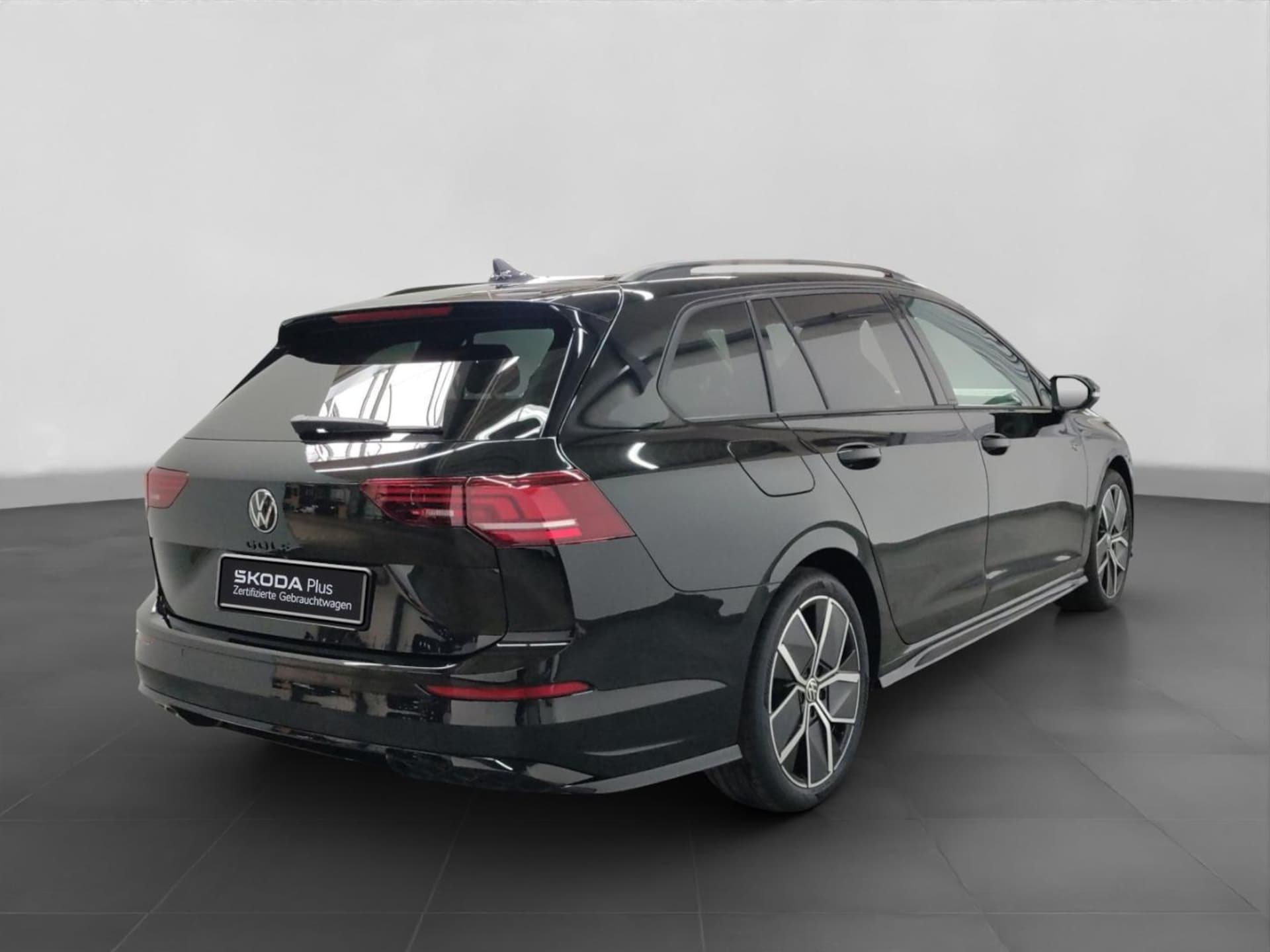 Volkswagen Golf Variant R-Line