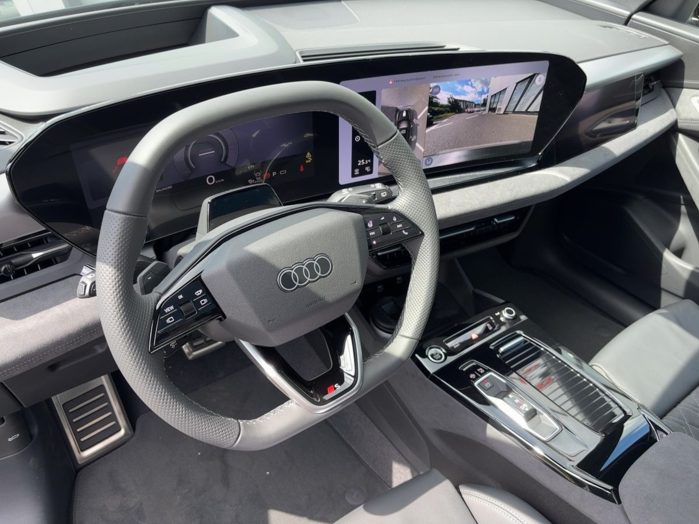 Bild über Audi Q6 SUV e-tron S line business e-tron performance 225 kW - für weitere Informationen kontaktieren Sie den Audi Partner