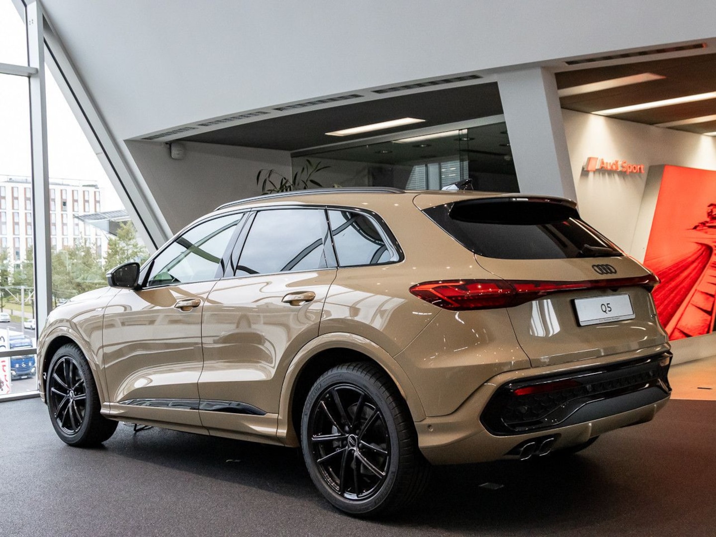 Bild über Audi Q5 SUV TDI quattro 150 kW S tronic - für weitere Informationen kontaktieren Sie den Audi Partner