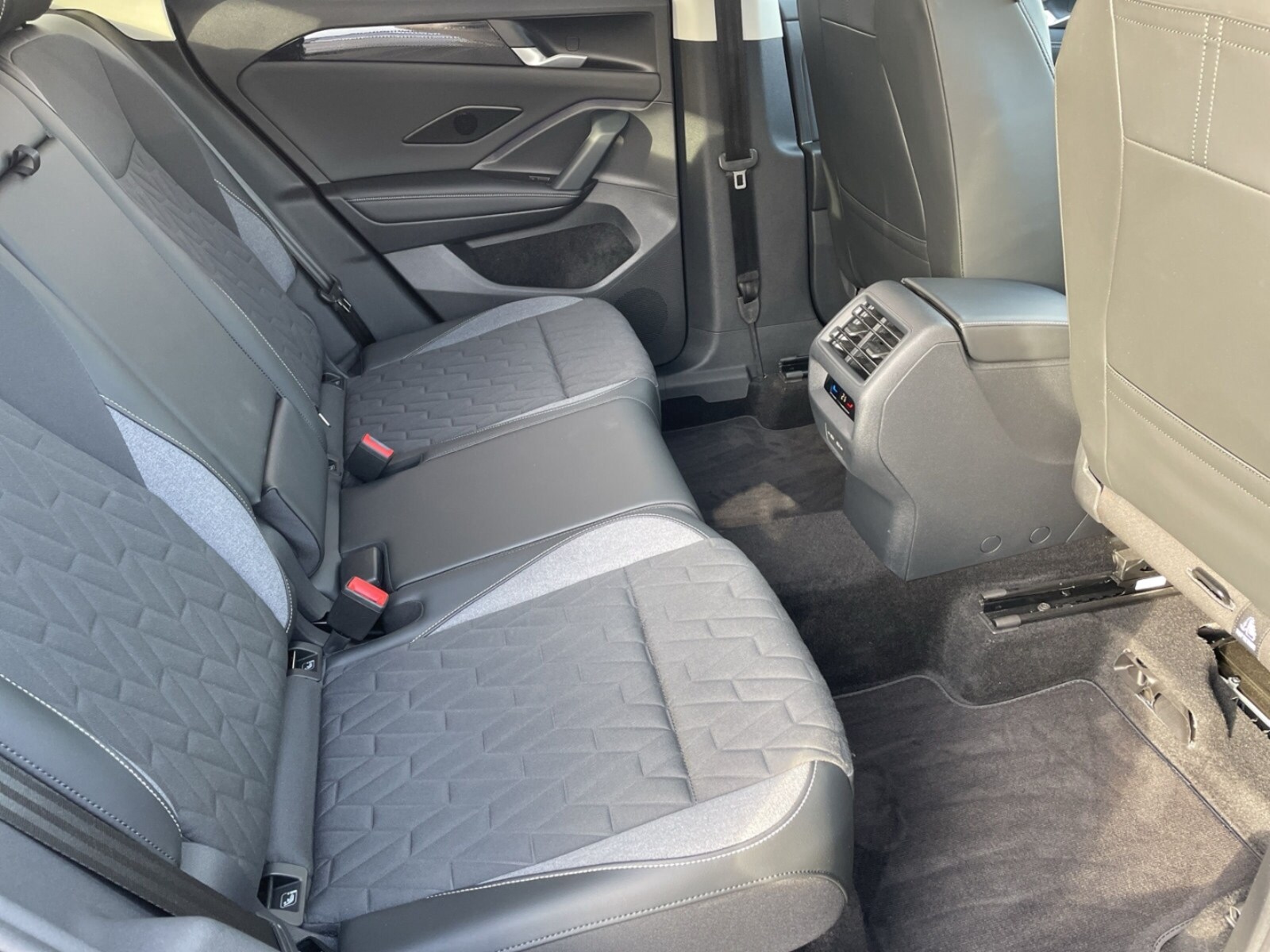 Volkswagen Tiguan – Bild 8