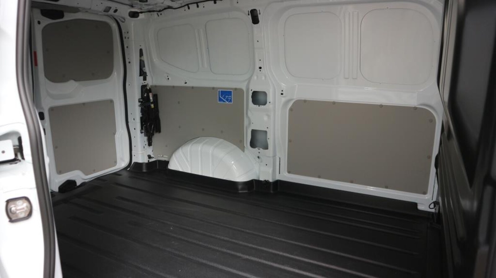 Volkswagen Transporter Kasten kurzer Radstand – Bild 9