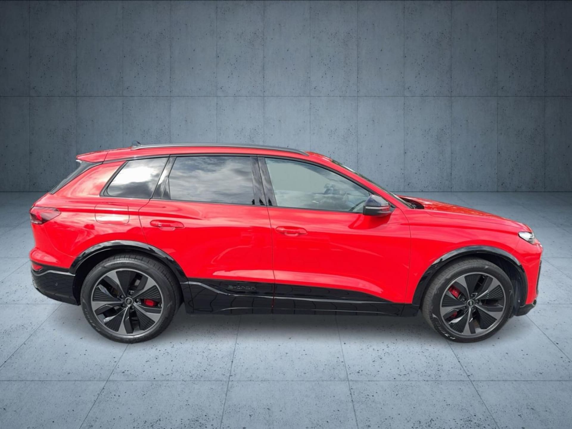 Audi SQ6 SUV e-tron