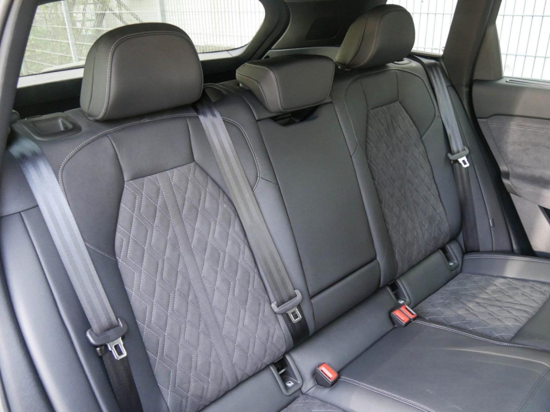 Audi SQ6 SUV e-tron