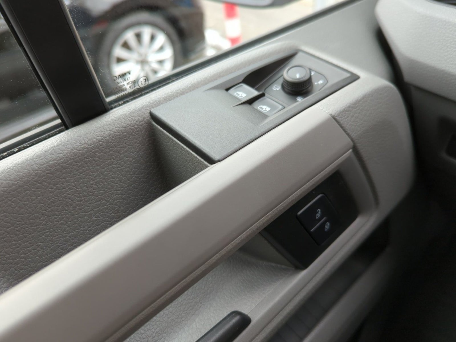 Volkswagen Crafter Kasten mittlerer Radstand – Bild 19