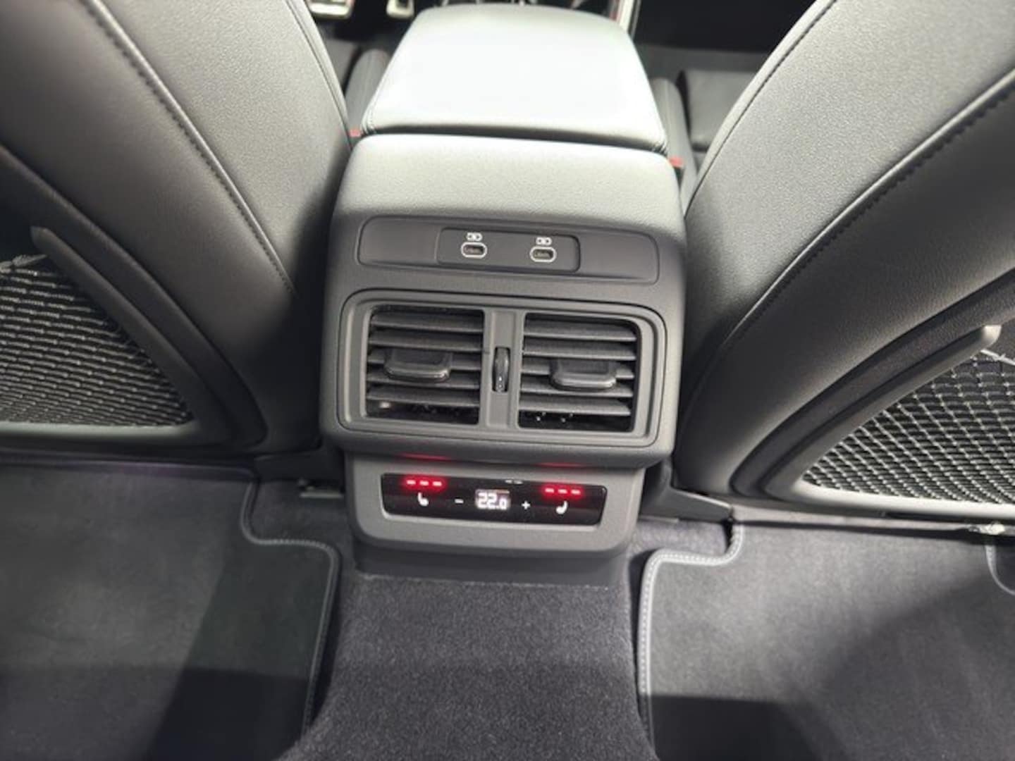 Bild über Audi Q5 Sportback TDI quattro 150 kW S tronic - für weitere Informationen kontaktieren Sie den Audi Partner