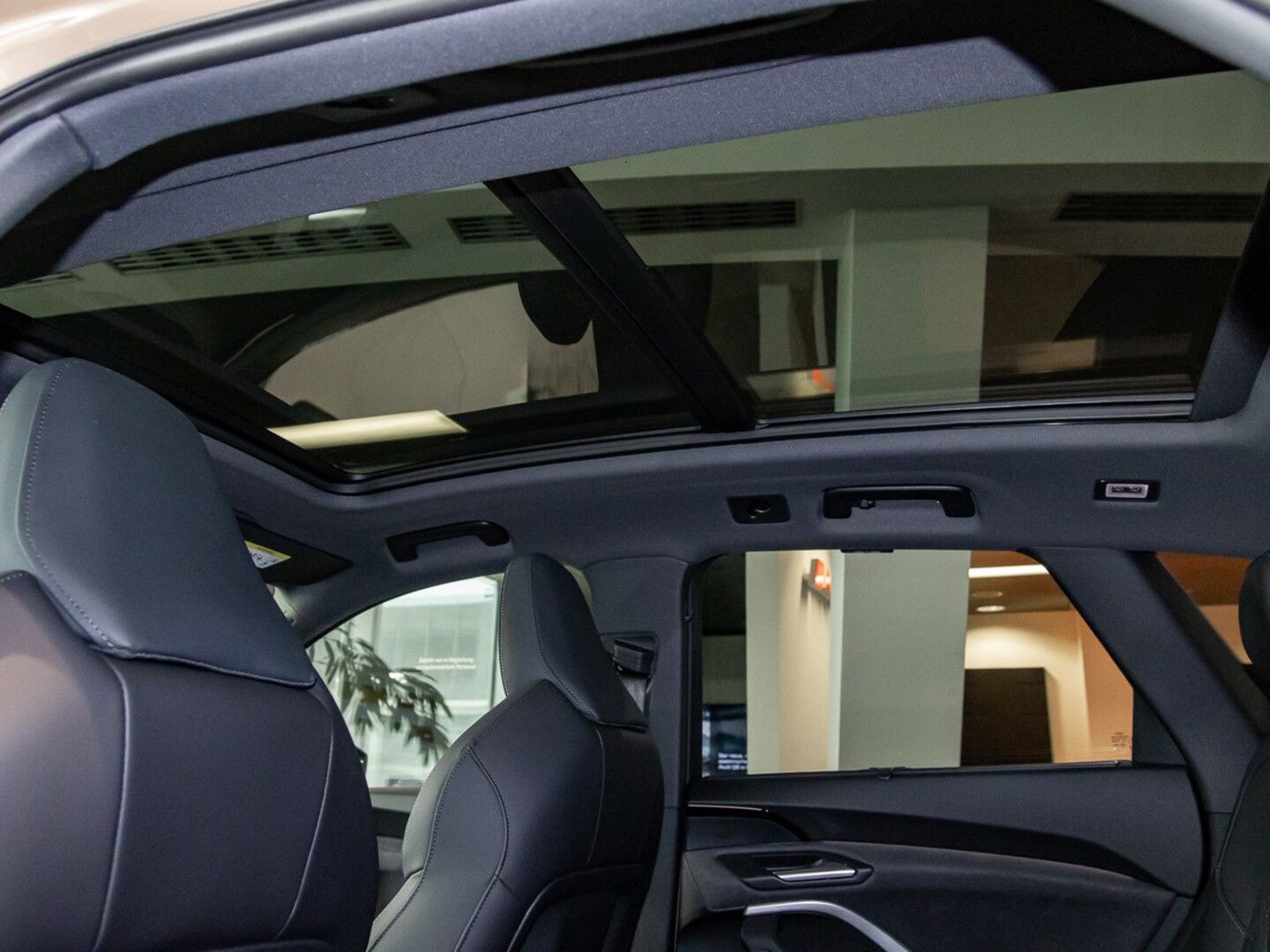 Bild über Audi Q5 SUV TDI quattro 150 kW S tronic - für weitere Informationen kontaktieren Sie den Audi Partner
