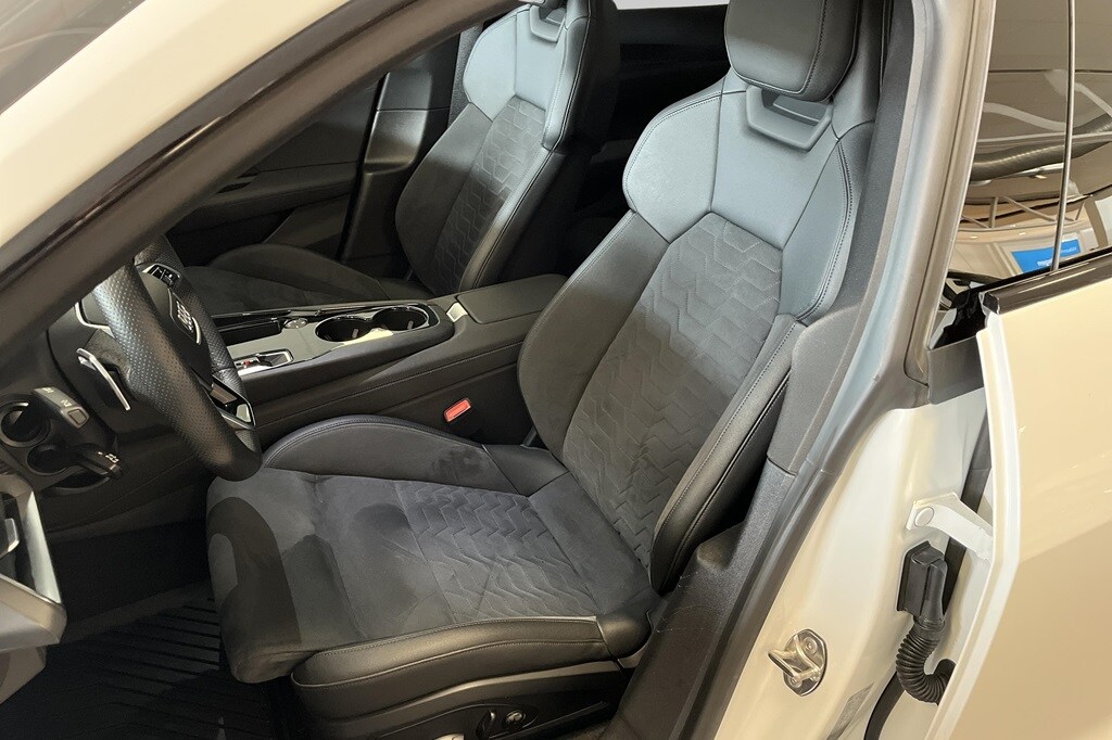 Bild som visar&nbsp;Audi e-tron GT&nbsp;e-tron GT quattro 350,00 kW - för mer information kontakta din Audi Partner