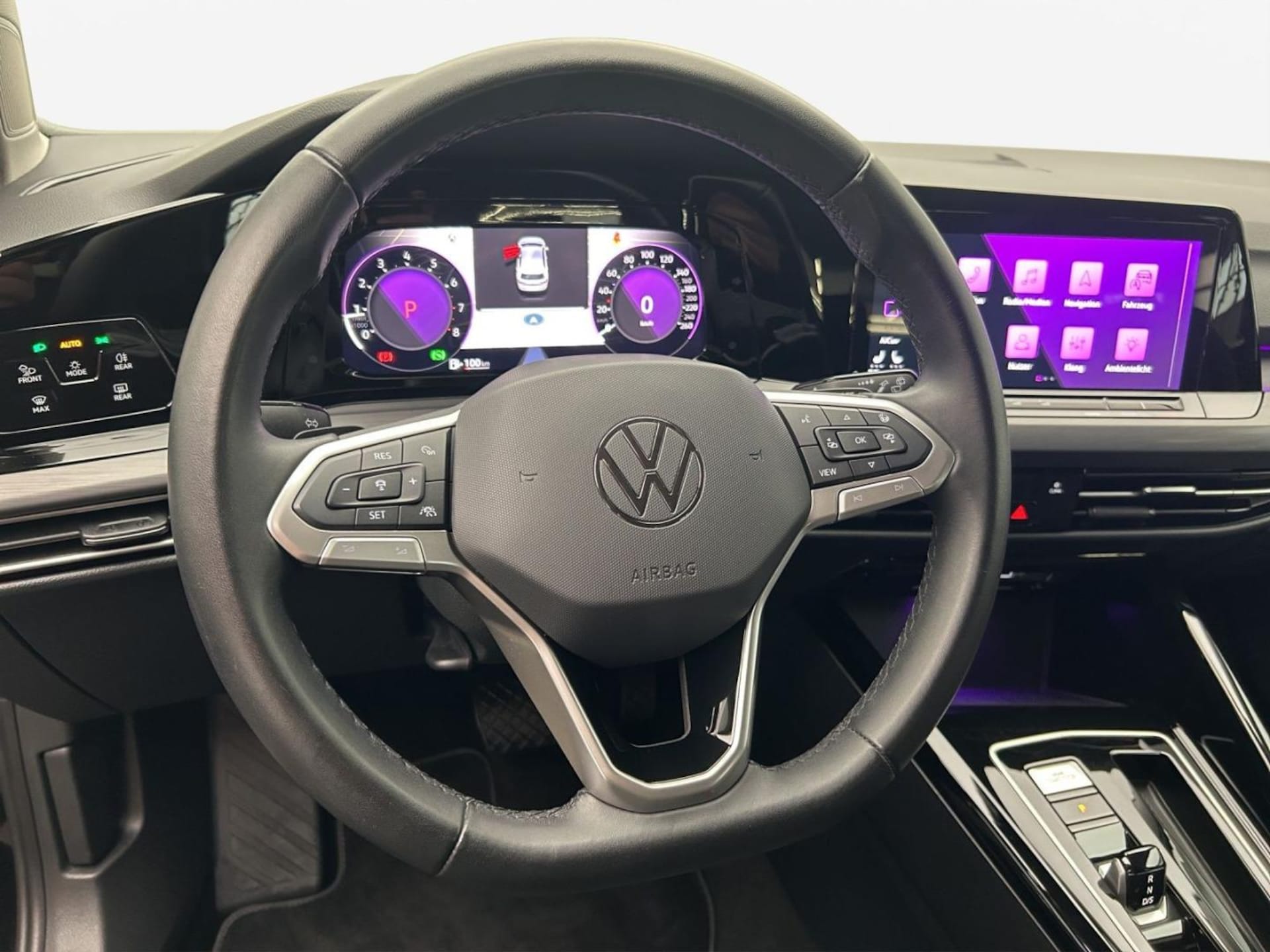 Volkswagen Golf Style