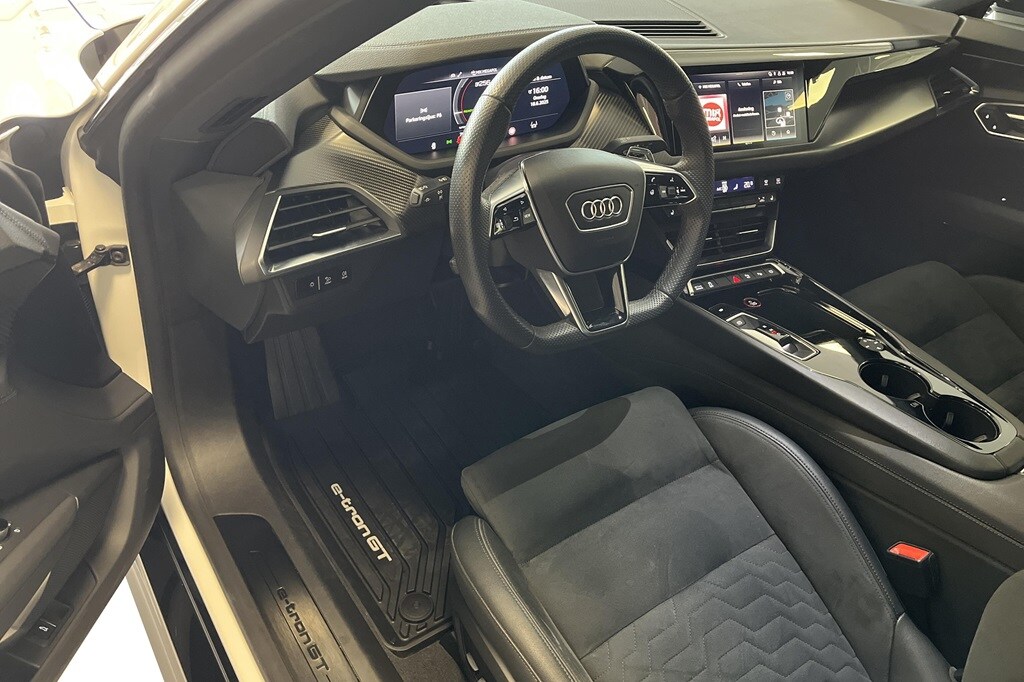 Bild som visar&nbsp;Audi e-tron GT&nbsp;e-tron GT quattro 350,00 kW - för mer information kontakta din Audi Partner