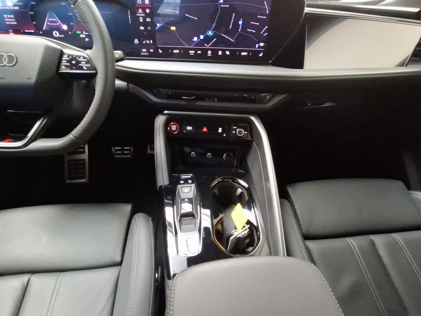 Bild über Audi Q5 SUV TDI quattro 150 kW S tronic - für weitere Informationen kontaktieren Sie den Audi Partner