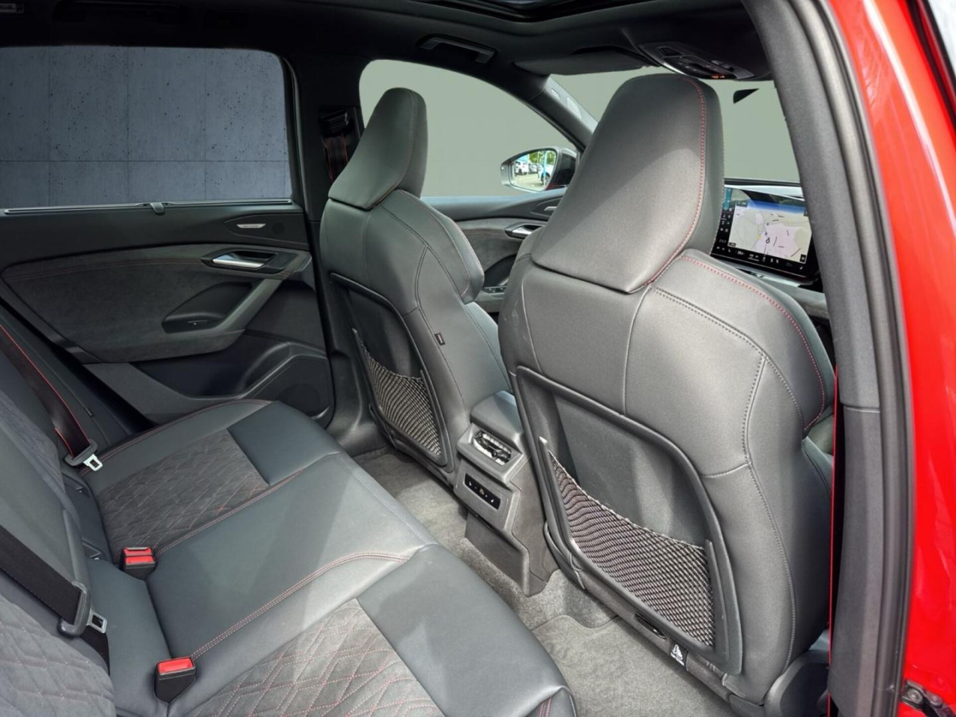 Audi SQ6 SUV e-tron