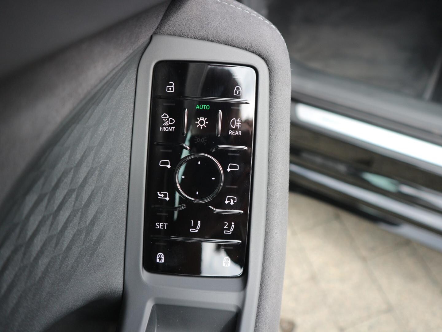Bild über Audi A6 Avant TDI quattro 150 kW S tronic - für weitere Informationen kontaktieren Sie den Audi Partner