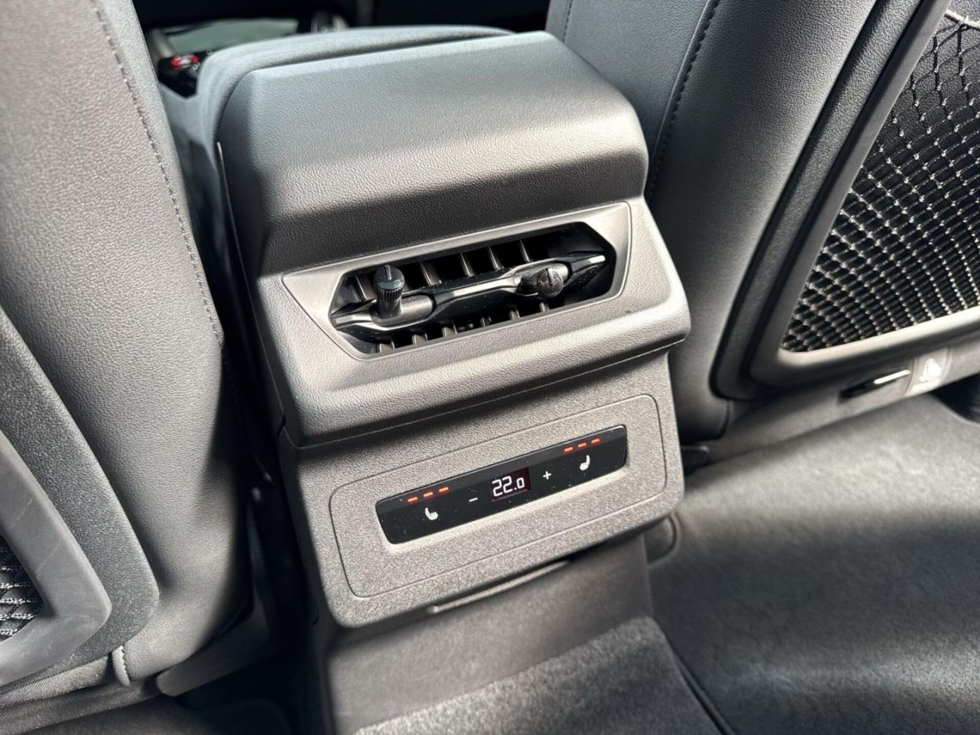 Audi SQ6 SUV e-tron
