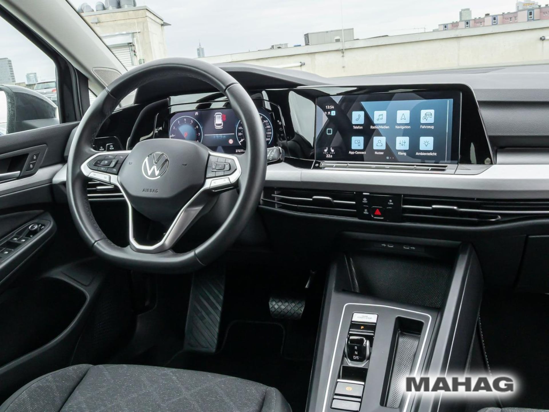Volkswagen Golf Variant Life