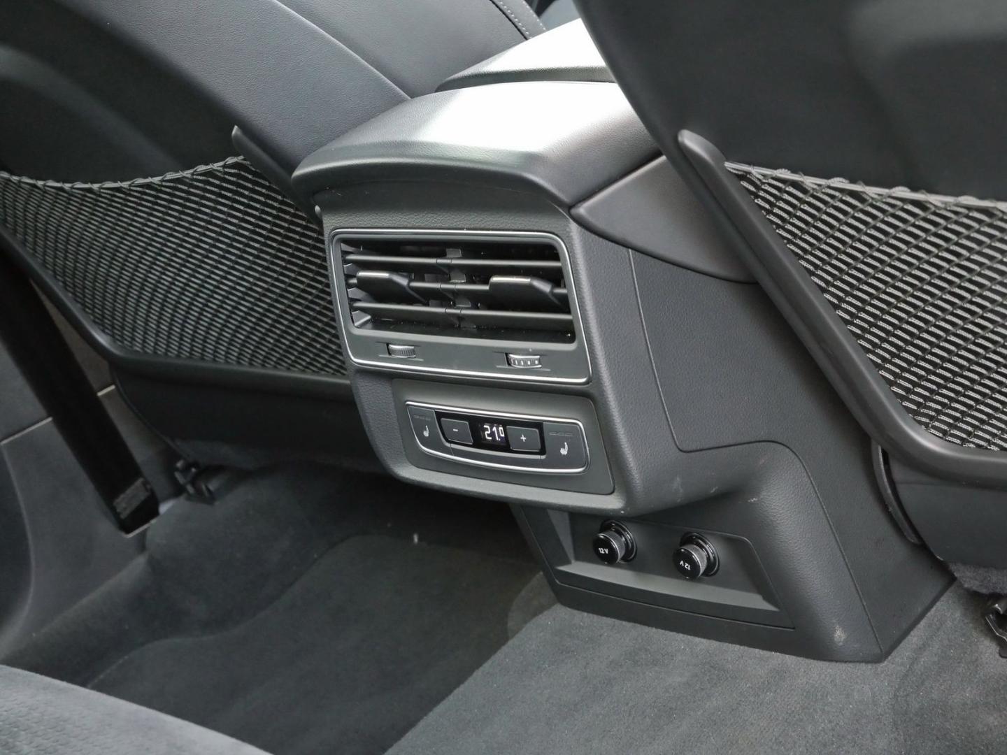Image about Audi Q7 SUV TFSI e S line 55 TFSI e quattro tiptronic