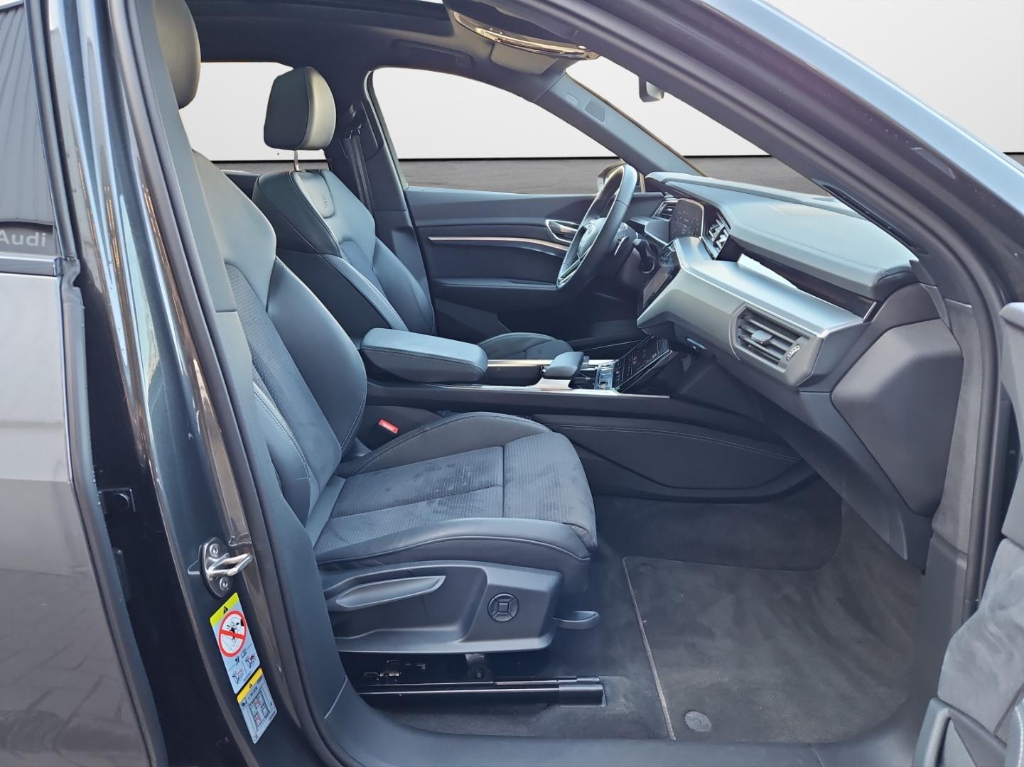Image about Audi Q8 Sportback e-tron S line 55 e-tron quattro